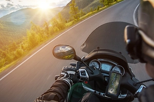 Россиянка повернула не туда и насмерть разбилась на мотоцикле в Таиланде