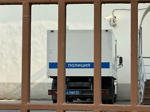 Глаз в крови, истошные крики: 12-летний мальчик избил родную маму, пока соседи снимали