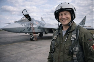 Чемезов заявил, что российские военные довольны истребителем Су-57