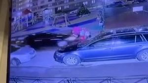 В Кудрово ищут пьяного водителя, сбившего бабушку с пятилетними внучками