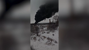 Огромный обувной склад загорелся в Тверской области