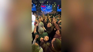 Пашинян опубликовал новое видео с партийного собрания и новогоднего корпоратива