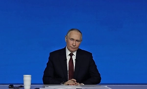 Путин подписал закон о подтверждении возраста через MAX для покупки алкоголя