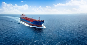 Танкер под санкциями попытался прикрыться флагом РФ во время погони от США