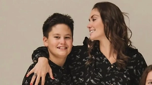 «Как так мог»: Муцениеце рассказала о случайной встрече с сыном, который живёт с Прилучным