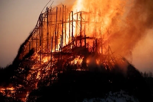 На Масленицу в арт-парке «Никола-Ленивец» сожгут 30 вращающихся мельниц