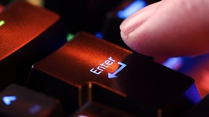 ЦБ обяжет банки внедрить «спецкнопку» для жалоб на мошенников