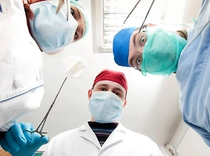 Врачебная ошибка: Мужчина лишился рук и ног после удаления камней в почках