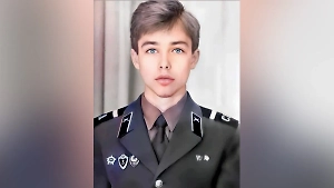 Сергей Зверев показал свою армейскую фотографию, но его обвинили в фотошопе