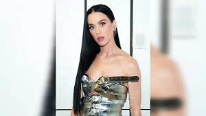 Кэти Перри полетит в космос с пятью женщинами