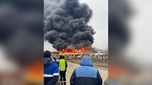 Более 30 автомобилей сгорело на стоянке в Люберцах