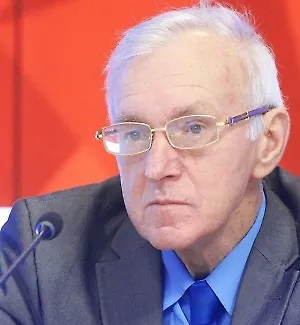 Вопрос находится в конкретной плоскости, но возникает целый ряд проблем. Во-первых, арабские страны не приемлют ущемления прав палестинских граждан. Однако давление на них, скорее всего, будет продолжаться, прежде всего со стороны США. Возможно, будут предлагаться финансовые преференции для этих стран. Для Израиля это продвижение его интересов в Палестине и расширение территории.