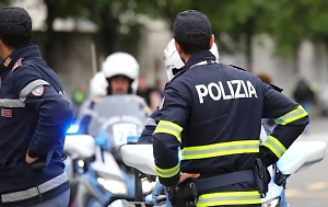 Одетый в лохмотья человек-дерево с Украины месяцами терроризировал жителей Рима и поплатился