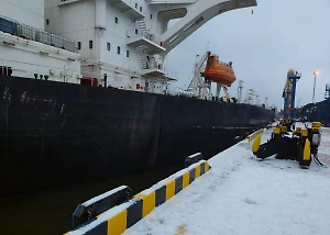 Танкер со 130 тысячами тонн мазута терпит бедствие в порту Ленобласти