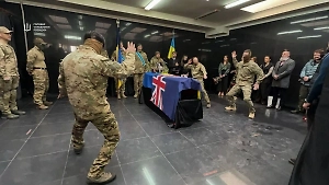 Сотрудники ГУР исполнили жуткие танцы с воплями на прощании с погибшим наёмником из Новой Зеландии