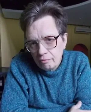 Как правило, заболевание имеет сосудистое происхождение. Причин много: нарушение высшей нервной деятельности, психики, поведения. <...> Происходит отложение определённых веществ в мозгу, что тоже приводит к нарушению ментальных функций.