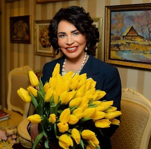 На здоровье и внешность нужно затрачивать немало усилий, терпеть неудобство, ограничения и дискомфорт, ведь не все косметические процедуры и диеты доставляют удовольствие. Но я уверена, что настоящая женщина в любых обстоятельствах должна оставаться женщиной.