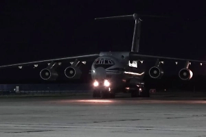 «Спасибо России, я дома!» Борт с освобождёнными из плена военными ВС РФ сел в Москве