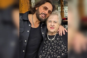 Стас Михайлов зажёг с мамой на её юбилее в Сочи