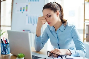 Усталость, агрессия, снижение мотивации: Названы признаки профессионального выгорания 