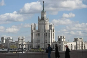 Москвичам обещали дождь на неделе и «жару» к выходным