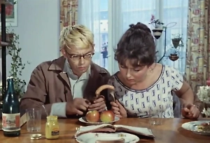 Опрос Life.ru: 35% россиян привыкли завтракать на бегу