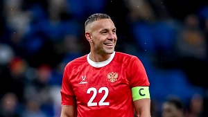 Тренер ЦСКА Николич рассказал, почему подарил Дзюбе набор сигар