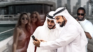 Выбитые зубы и ублажение верблюдов: что известно про закрытые вечеринки шейхов, от которых не по себе станет даже Пи Дидди