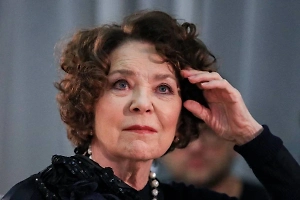 Стало известно, почему Голубкину не похоронят рядом с мужем