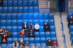 Двум болельщикам запретили посещать матчи КХЛ за драку на игре «Спартаком»