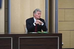 Информационная какофония: Песков оценил пересуды о возможной отмене США санкций против РФ