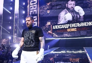 Емельяненко отменил бой с Тарасовым, потому что у него «отнялись ноги»