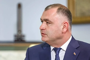 Меняйло подтвердил госпитализацию главы Южной Осетии в больницу Владикавказа