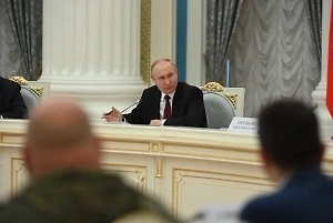 Путин поручил МВД привлекать в Россию разделяющих её ценности иностранцев