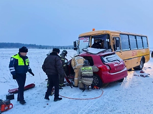 Школьный автобус попал в смертельное ДТП в Красноярском крае