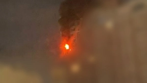 Обломки БПЛА ВСУ влетели в жилой дом в Ростове-на-Дону, начался сильный пожар