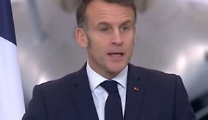 Не жена, а карандаш: Врач назвала 3 причины, почему глаз Макрона мог налиться кровью