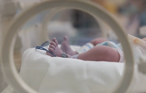 9 матерей признаны потерпевшими в деле о гибели младенцев в «‎роддоме смерти»