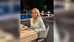 Лурье может взыскать с Долиной ущерб в случае вскрытия дверей в квартире