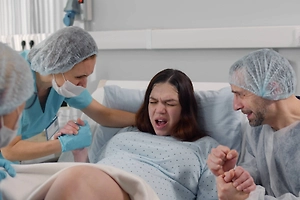 Акушер-гинеколог сочла неэтичной идею о видеосъёмке во время родов