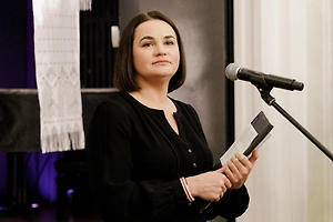 Оставшаяся без охраны в Литве Тихановская вместе с командой переедет в Польшу