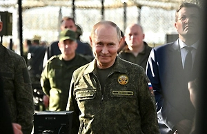 Путину представили новейший военный комплект обмундирования и экипировки «Новатор»