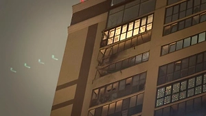 Беспилотник врезался в жилую многоэтажку в Воронеже и повредил 5 квартир