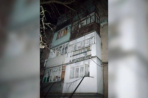 В Запорожской области беспилотник атаковал многоквартирный дом