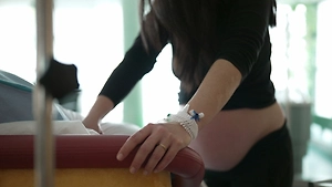 «Вода играет. Дитя умирает»: Обезумевший сталкер довёл беременную петербурженку до больничной койки