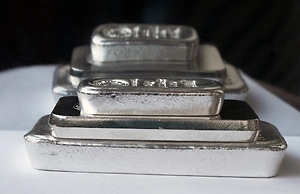 Фьючерс на серебро обновил максимум, превысив $90 за тройскую унцию