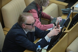 Виталий Милонов отказался от «лоховского» айфона