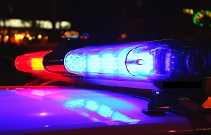 Мужчина бросился под машину и спас любимую девушку ценой собственной жизни
