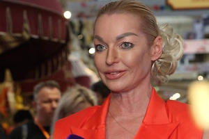 Жена хирурга Хайдарова подарила Волочковой 10 млн рублей, чтобы та могла себя переделать