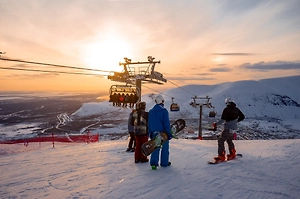 Украинцы заполонили горнолыжный курорт на фоне масштабного блэкаута